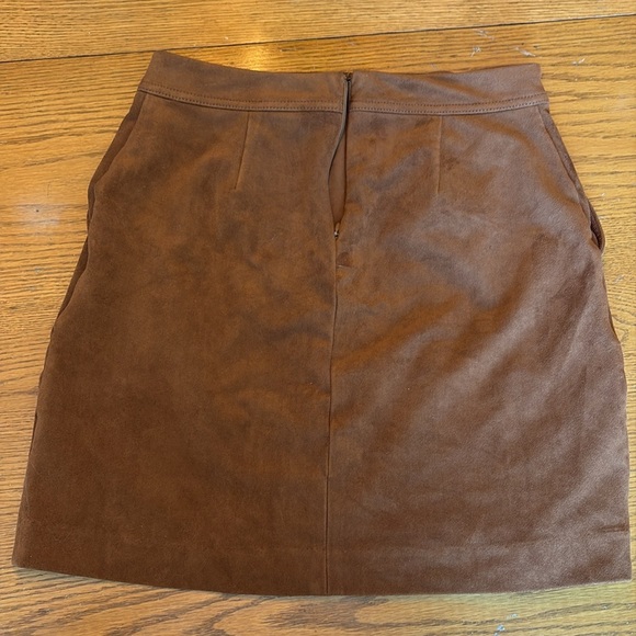 Banana Republic Petite Vegan Suede Mini Skirt - Picture 5 of 5